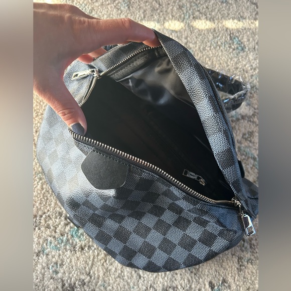 Checked bag NWOT - Picture 3 of 5